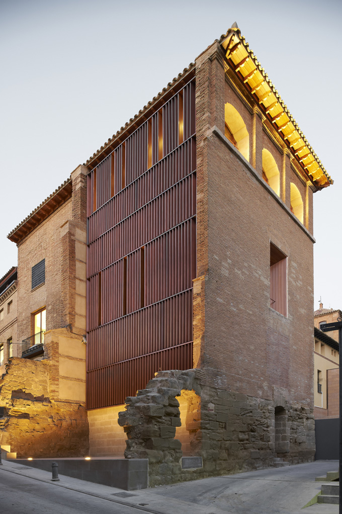 Refurbishment of west tower in Huesca City, Spain