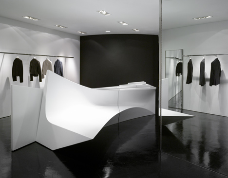 Dezeen_Neil-Barrett-Shop-in-Shop-by-Zaha-Hadid-Architects_11