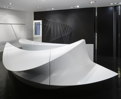Dezeen_Neil-Barrett-Shop-in-Shop-by-Zaha-Hadid-Architects_5