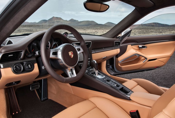 Porsche-911-Turbo-S-Coupe-Interior-01-720x486